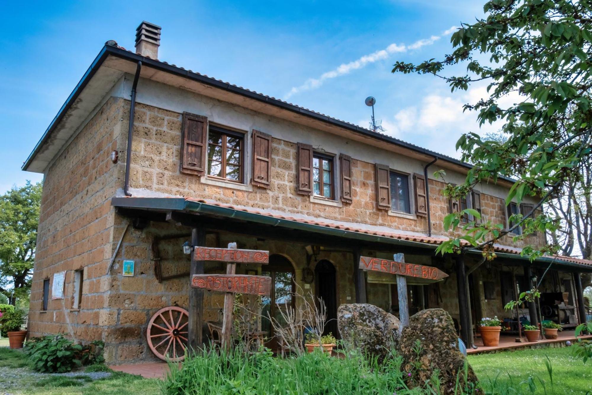 Bio Agriturismo Aia Del Tufo Сорано Экстерьер фото