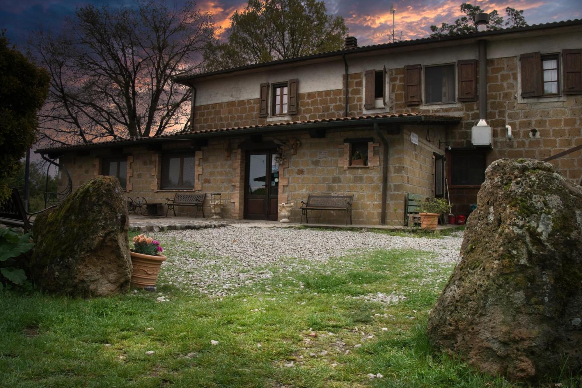Bio Agriturismo Aia Del Tufo Сорано Экстерьер фото
